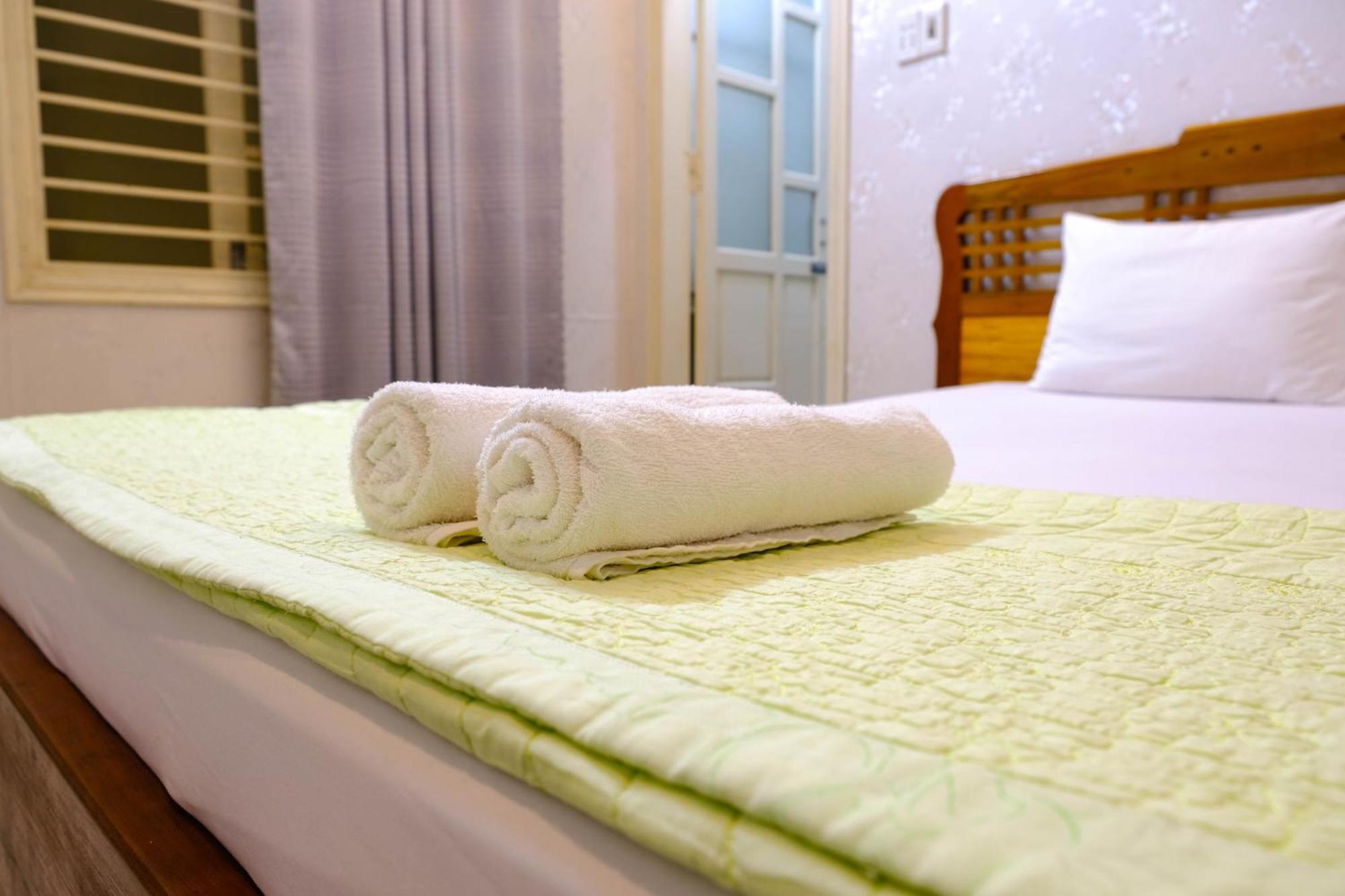 Lucky Hoi An Hotel Bagian luar foto