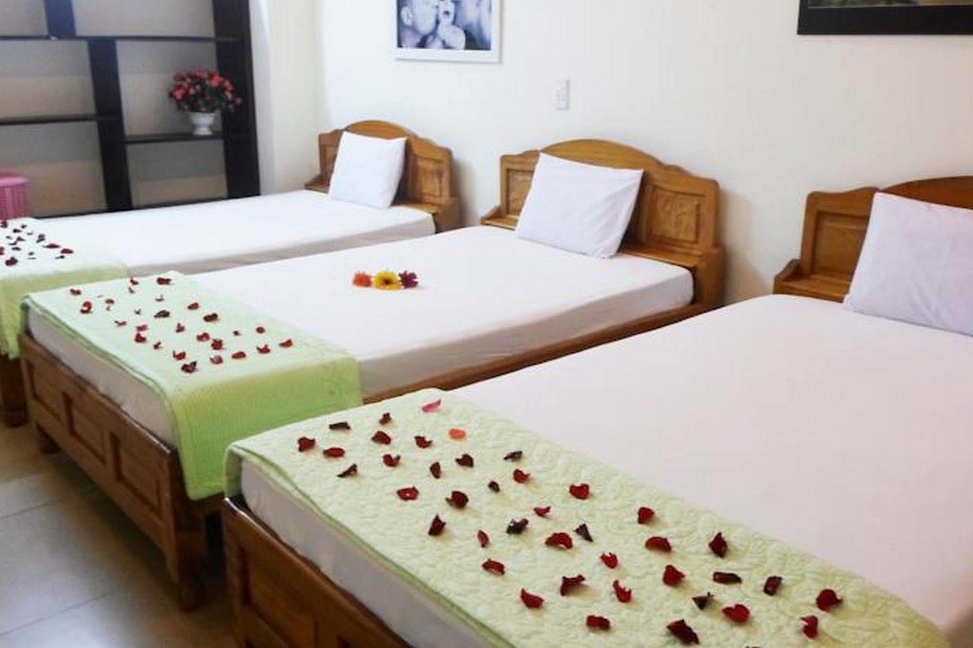 Lucky Hoi An Hotel Bagian luar foto